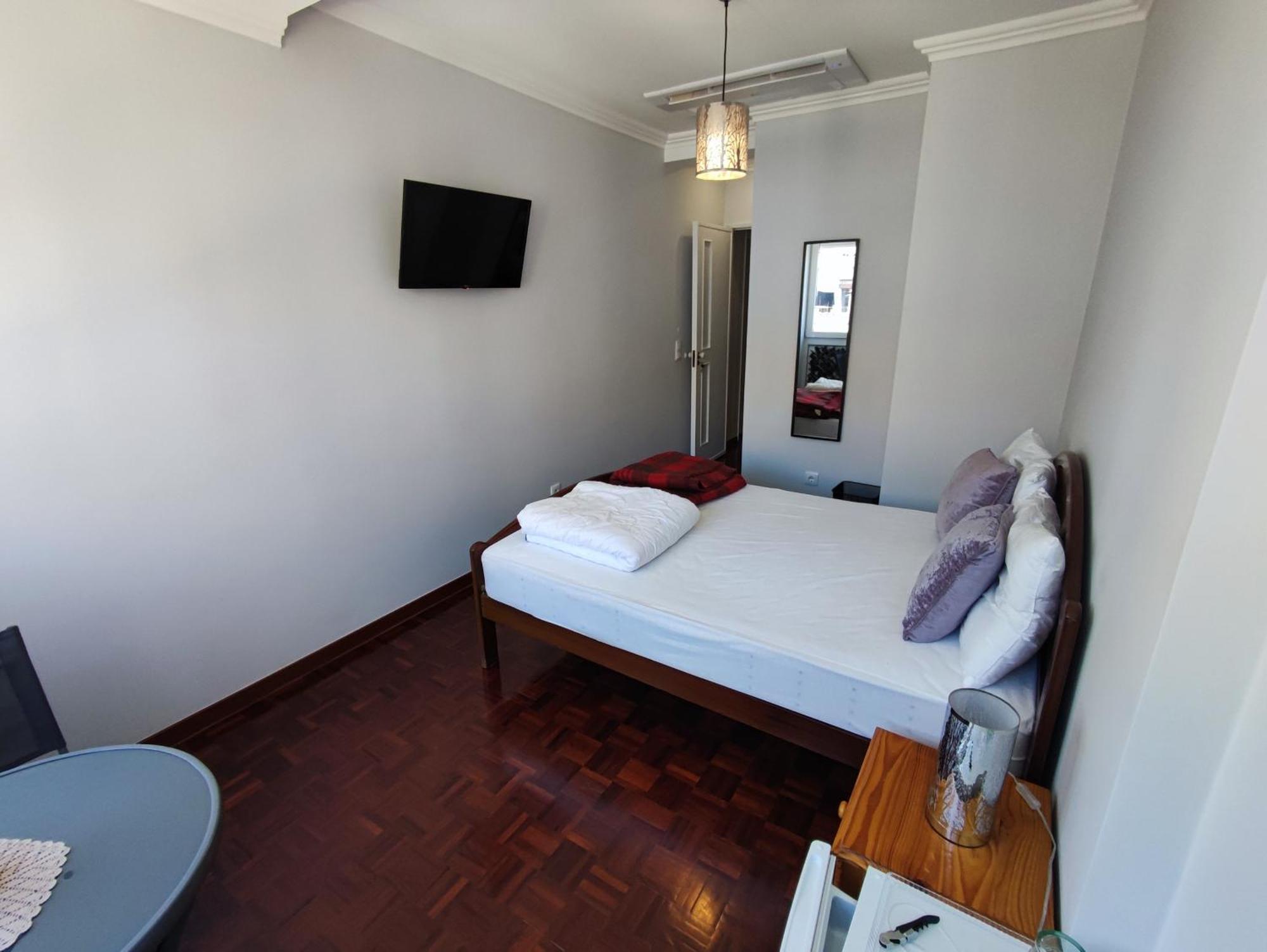 Pensión Apartamento, Com 3 Quartos Penha De Franca Lisboa