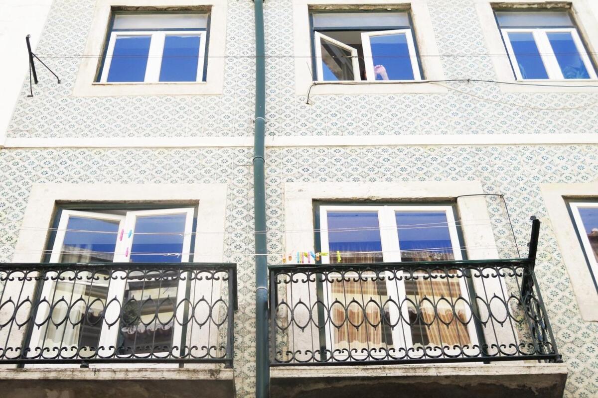 Spacious & Bright 3 Bedroom Apt, Iconic Bica Area, Historical Center Apartamento