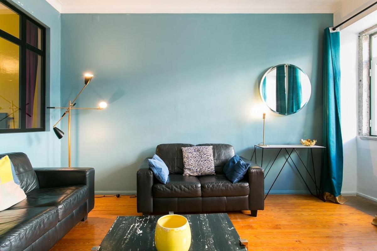 Spacious & Bright 3 Bedroom Apt, Iconic Bica Area, Historical Center Apartamento