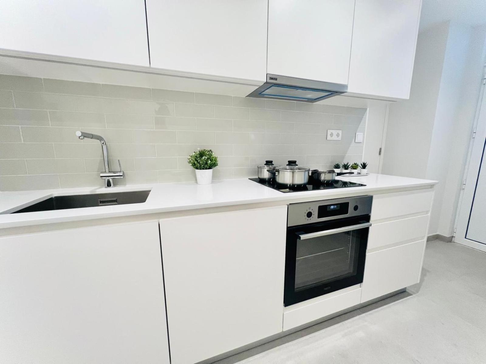 Luxury Rooms, Location For Tourists Hostel Lisbon