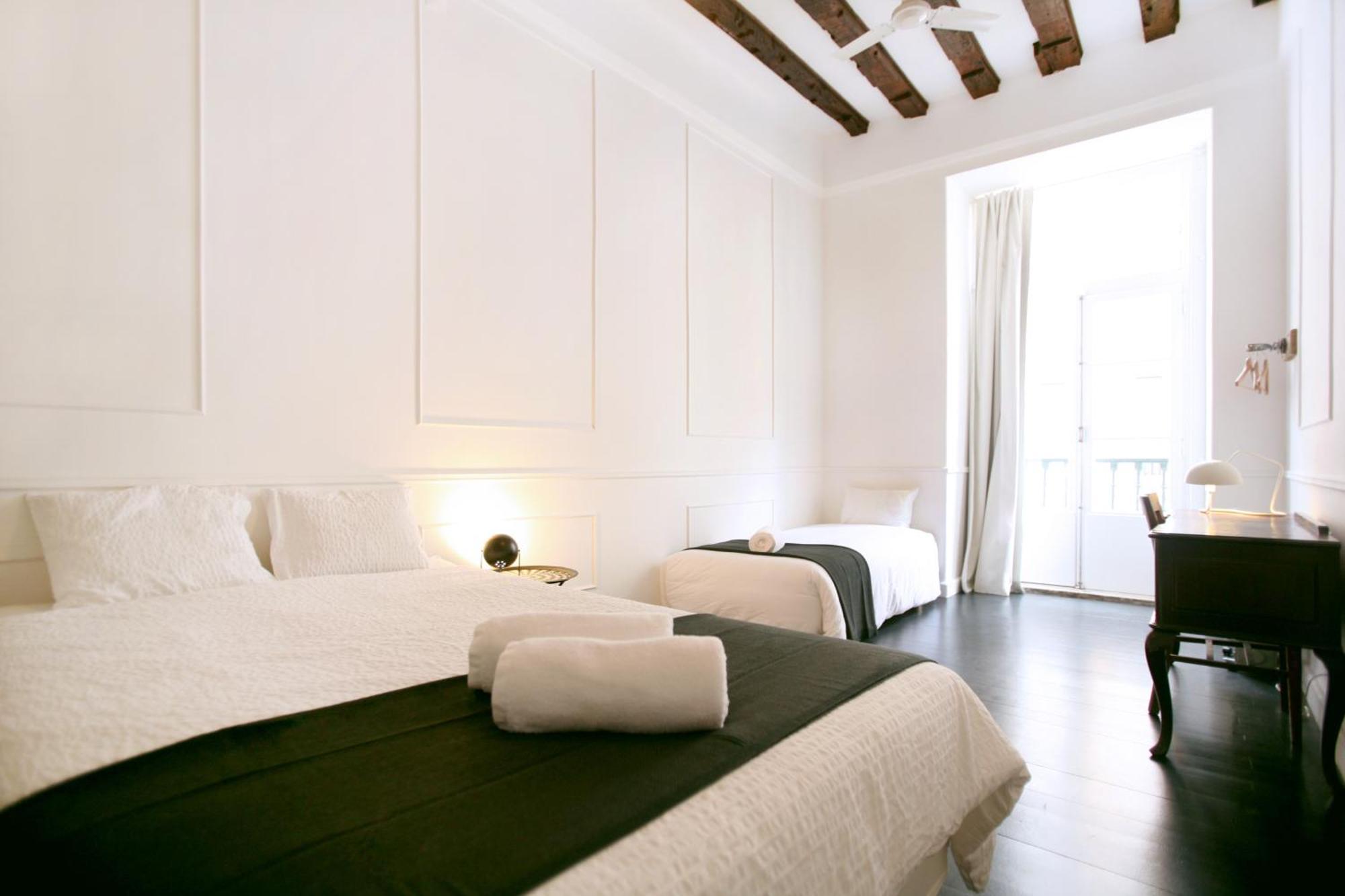Travellers House - Hostal