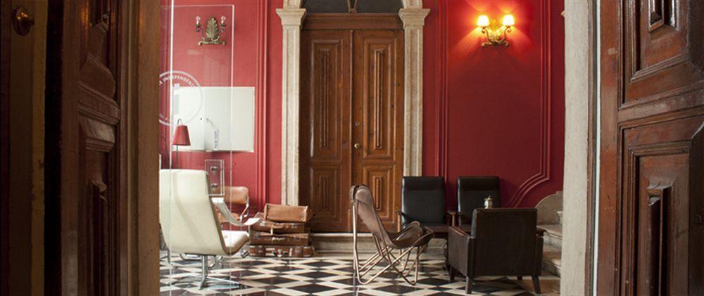 The Independente & Terrace Bed and breakfast