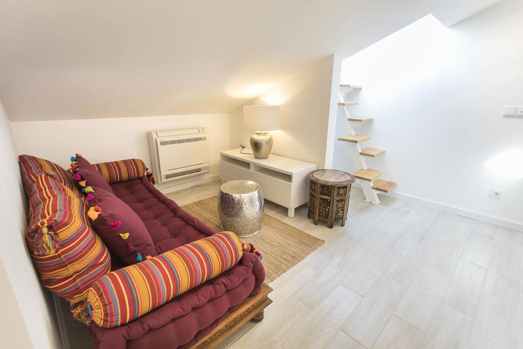 Lovelystay - Cais River View Apartamento