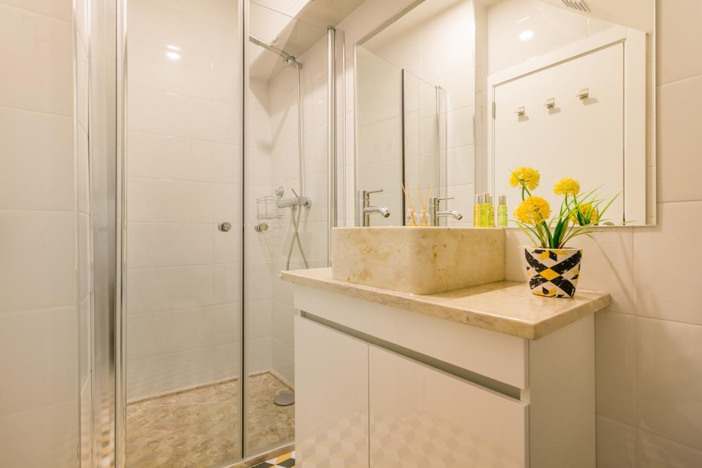 Steps Apartment *
