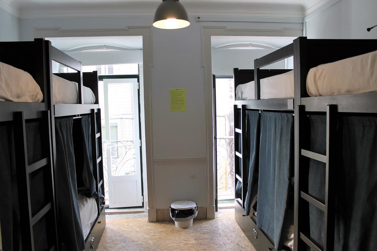 Back To Hostal Lisboa