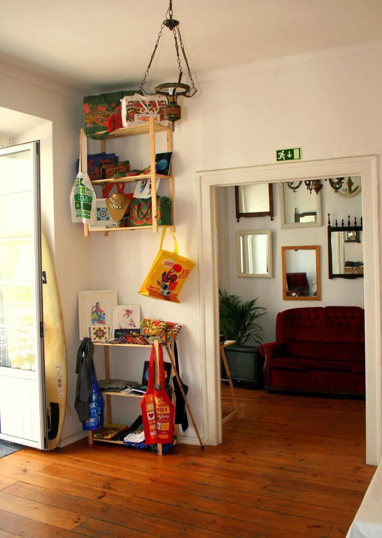 Locals & Hostal Lisboa