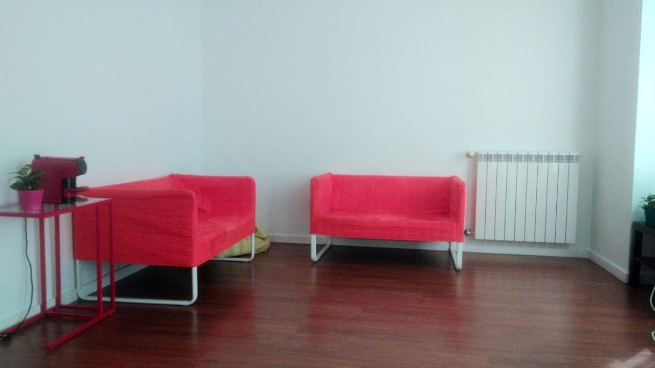 Metro Hostal *