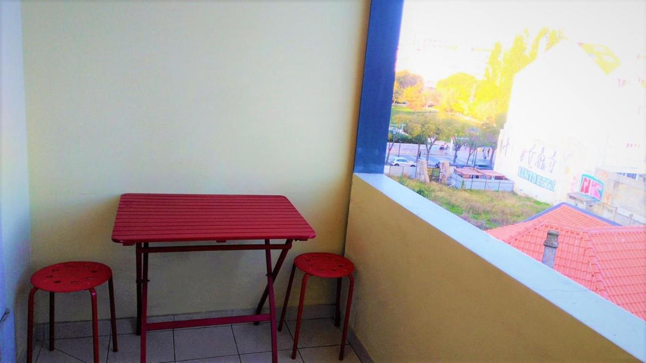 Metro Hostal *