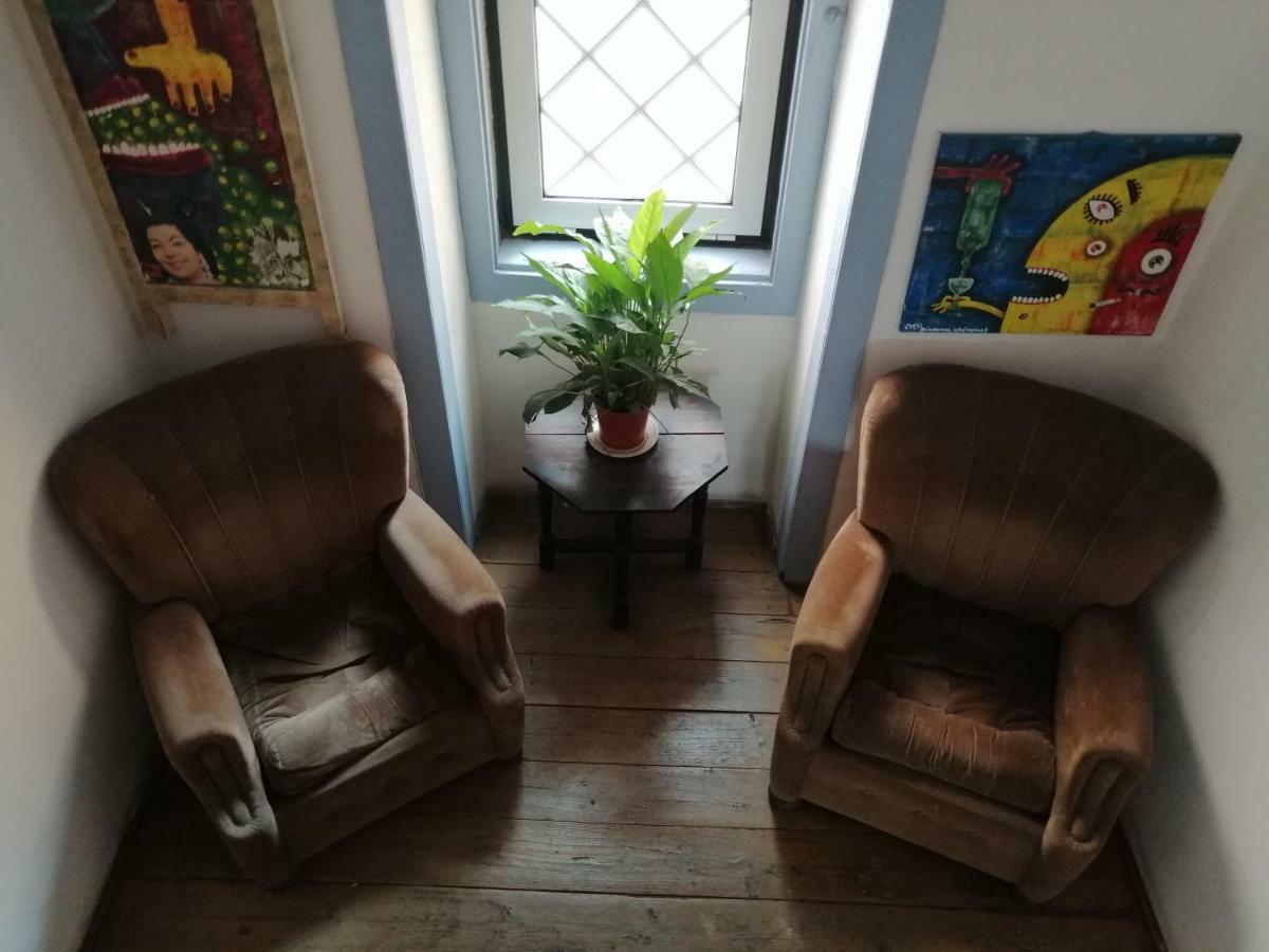 Hostal Locals & *