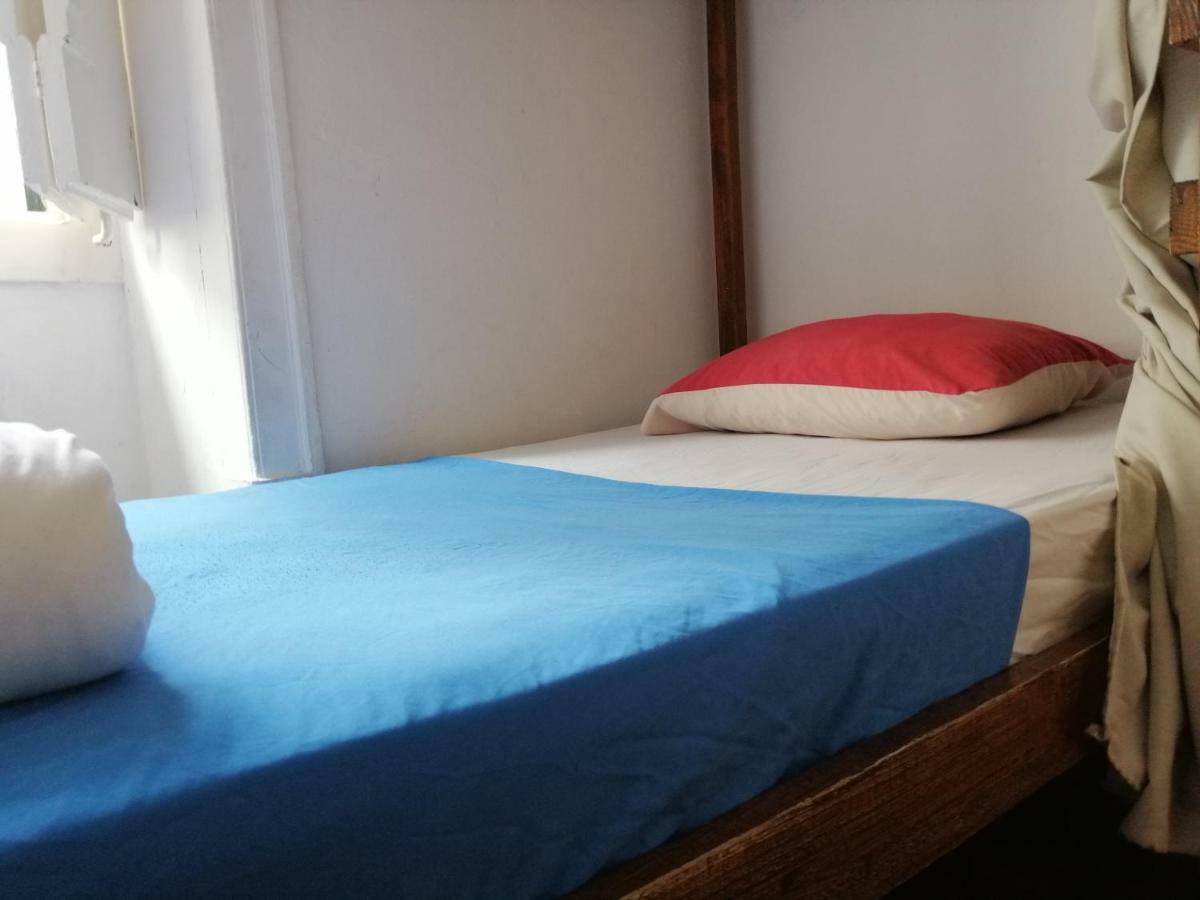 Hostal Locals & Lisboa