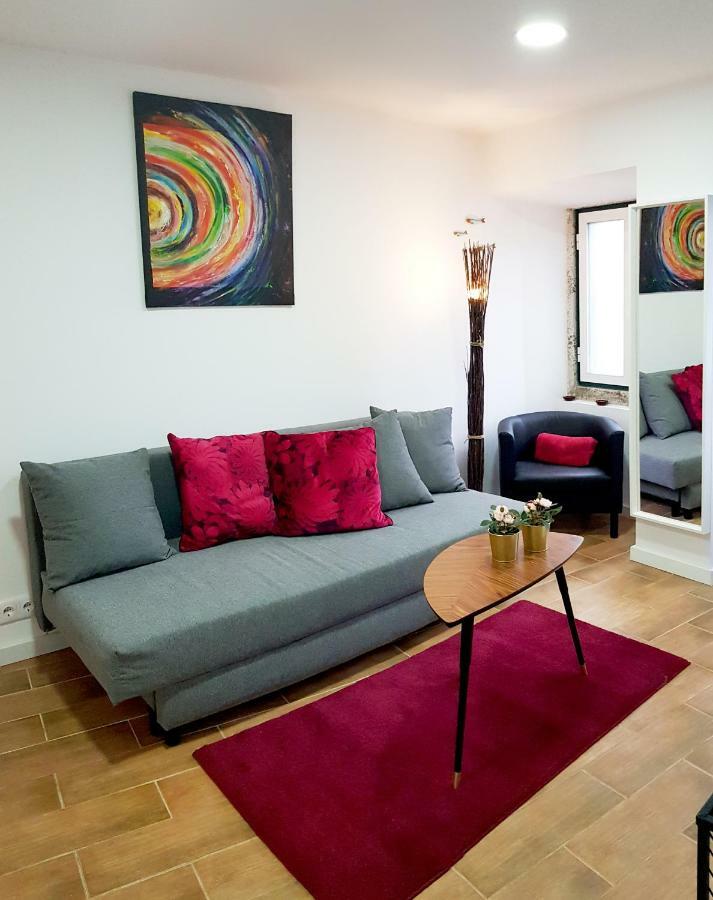 * 5 Star In Historic District * Walk 2 Alfama! Apartamento *