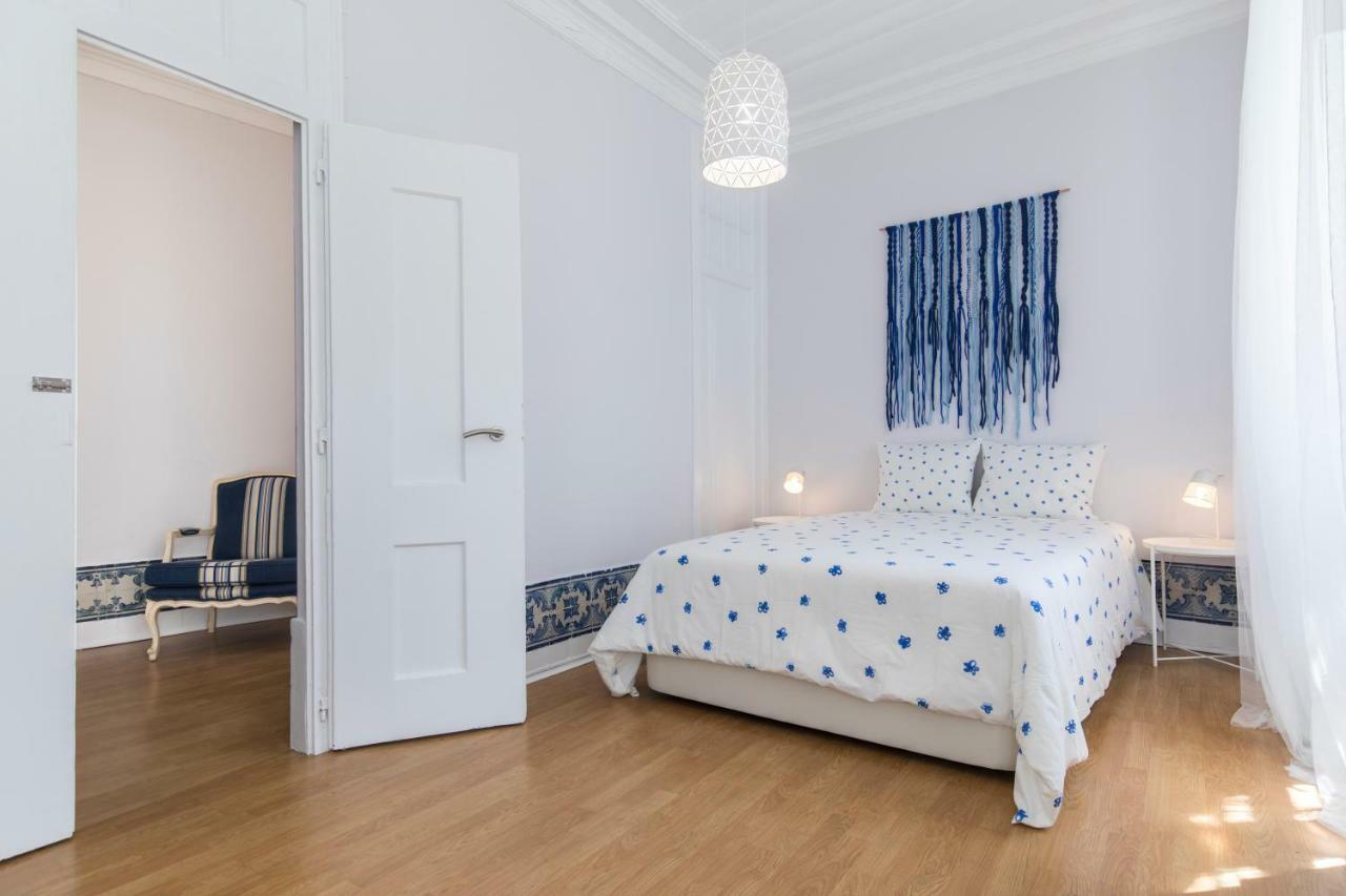 Blue Tiles In Center