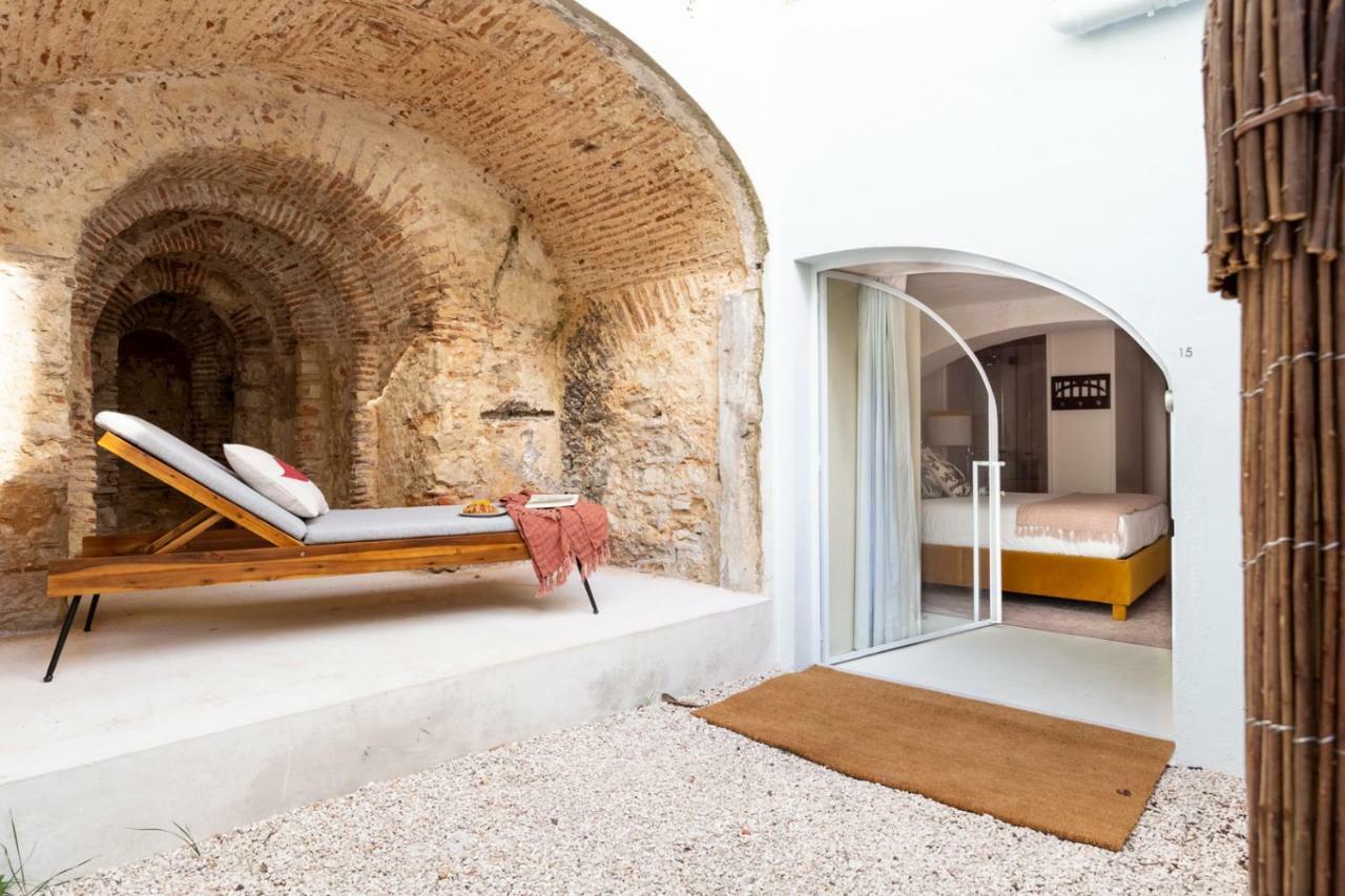 Archi-pelago Alfama Design Pensión 2*