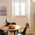Historic Alfama Apt With Modern Style