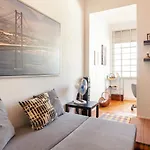 Quiet 3 Bedroom Apartment In Lisbon
