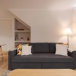 Central Gem III - Lisbon Trendy Santos District