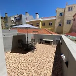 Rosa Surf Shelter