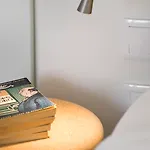 Ascensor Da Bica - Lisbon Serviced Apartments