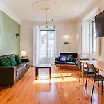 Spacious&Bright 2 Bedroom Apartment, Lisbon Historical Center, Madragoa