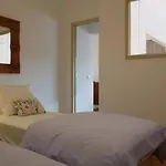 Central 2 Bedroom Apt W/Garden And Pantheon Views