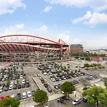 Whome Urban Retreat W/Parking, Elevator & Ac By Benfica Stadium