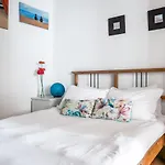 City Center Apt In Lively Bairro Alto!