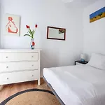 City Center Apt In Lively Bairro Alto!
