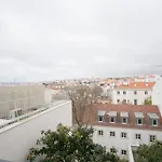 Principe Real Beautiful View 3 Bedrooms Flat!