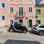 Cozy And Modern Flat In Lisbon