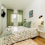 Modern 3 Bedroom Flat In Lisbon