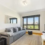 Spacious 2Br Apartment With Free Parking In Lisbon By Soulplaces