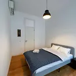 4 Rooms Home In Baixa