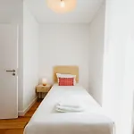 Lisbon Orange House - Beautiful Two-Bedroom Apartment 1D