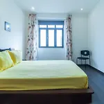 Casa Ribeira Do Bairro Penha De Franca Lisboa