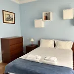 Sunny Apartment In Lisbon