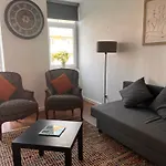 Luxury Part Of The City - Modern Apartment With Airconditioning - Near Subway