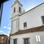 Alfama Typical By Hosty