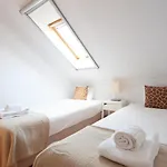 Liberty Penthouse Three-Bedroom Apartment - By Lu Holidays