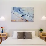 Hola Lisbon Suites