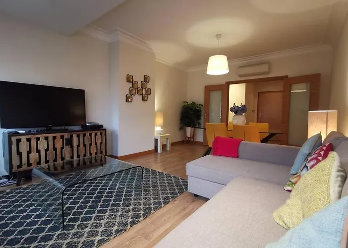 Cozy Purple Telheiras Apartment