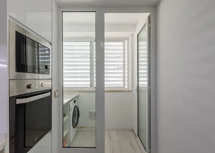 Spacious 3-Bedroom Condo In Lisbon
