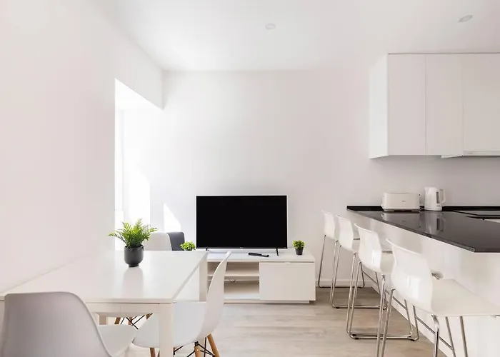 Cozy And Modern Flat In Lisbon