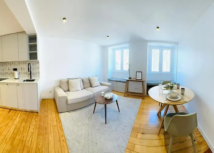 Lisbon City Center Flat For 6 Pp