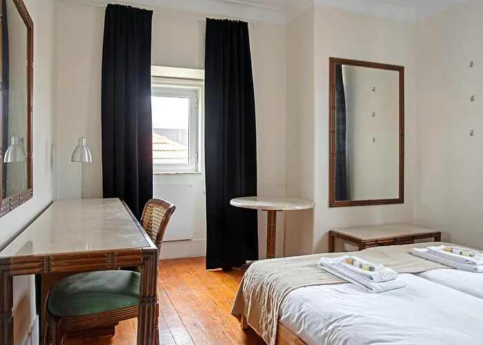 Large Family Flat In Campo De Ourique