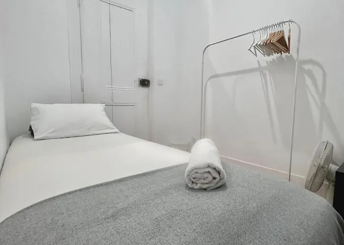 Room Single Lisbon Center