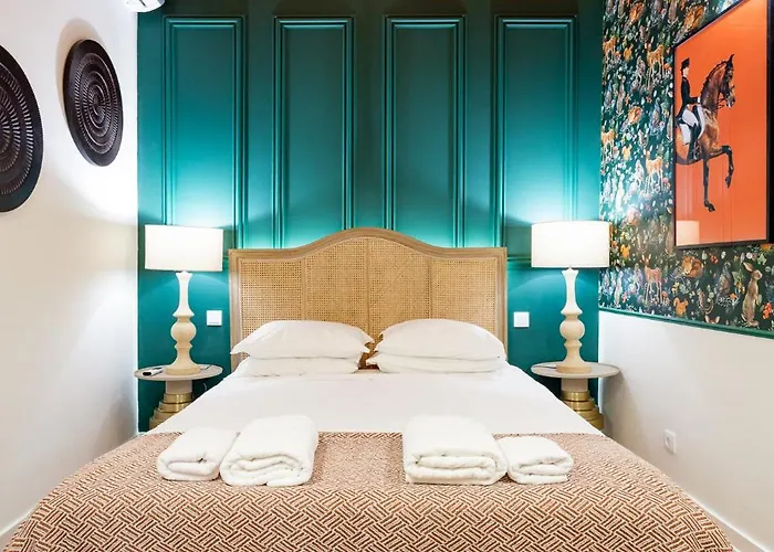 Central Lisbon Vintage & Modern Apartment
