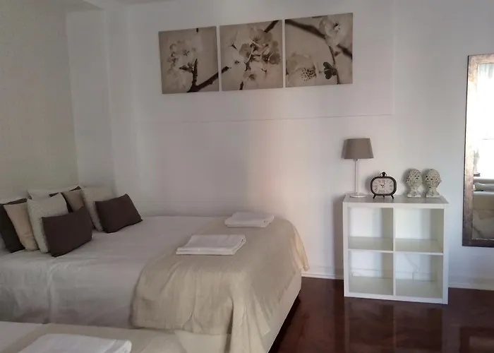 4U Lisbon IV Guesthouse Airport