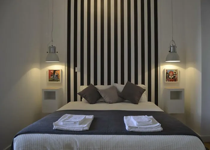 Center Garden Luxury Apartment