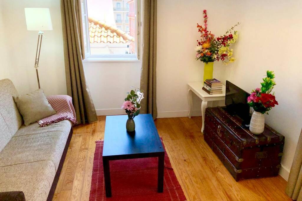 32 2 - Heart Of Private Apartment, Bairro Alto Lisbon