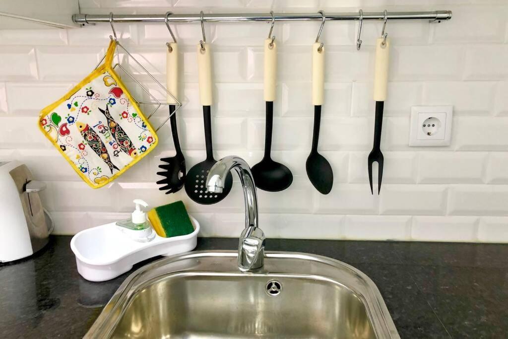 Apartment 32 2 - Heart Of Private Apartment, Bairro Alto Lisbon